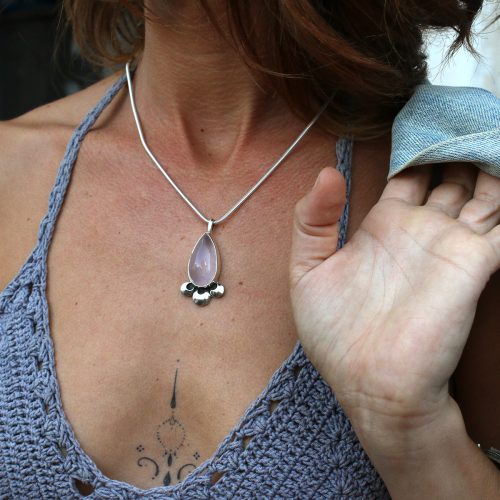 Colgante LUNAR CUARZO ROSA