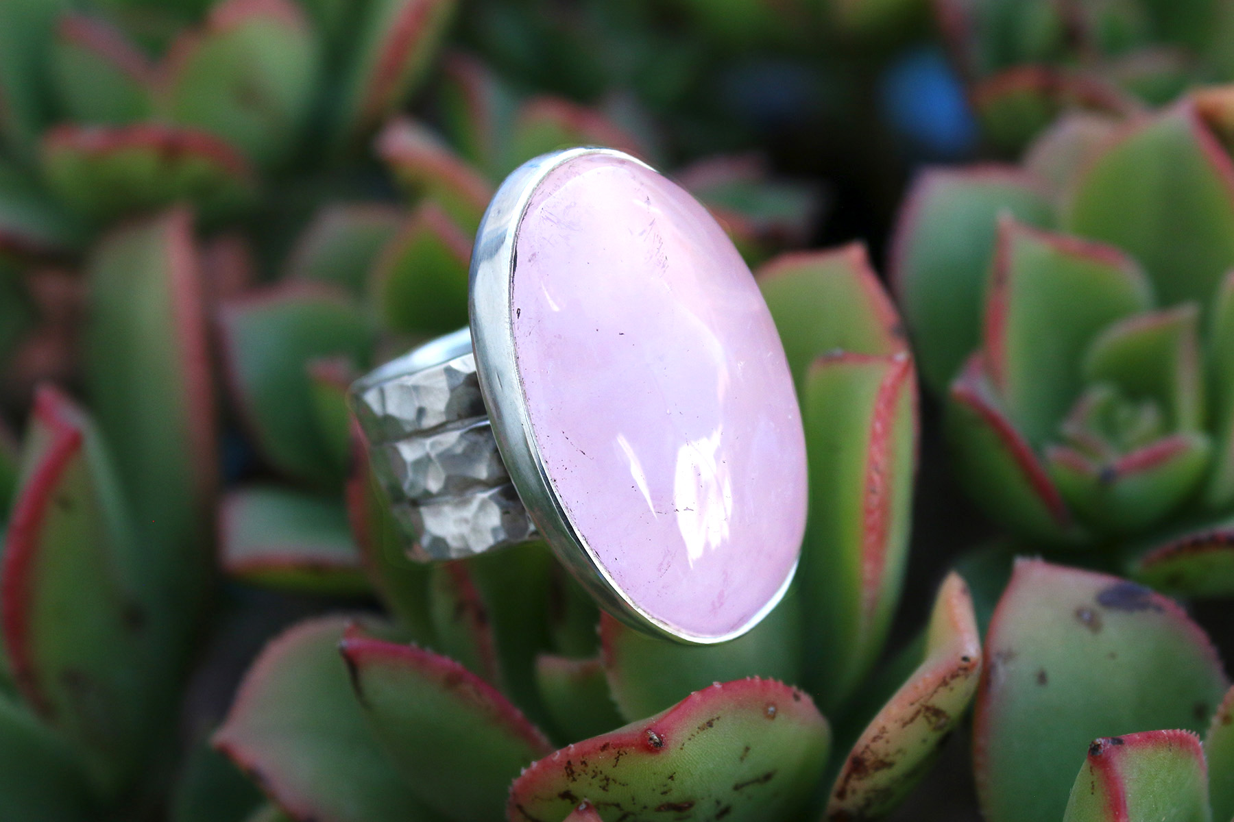 Anillo CUARZO ROSA GRANDE con TRIPLE MISTY – TALLA 12,5