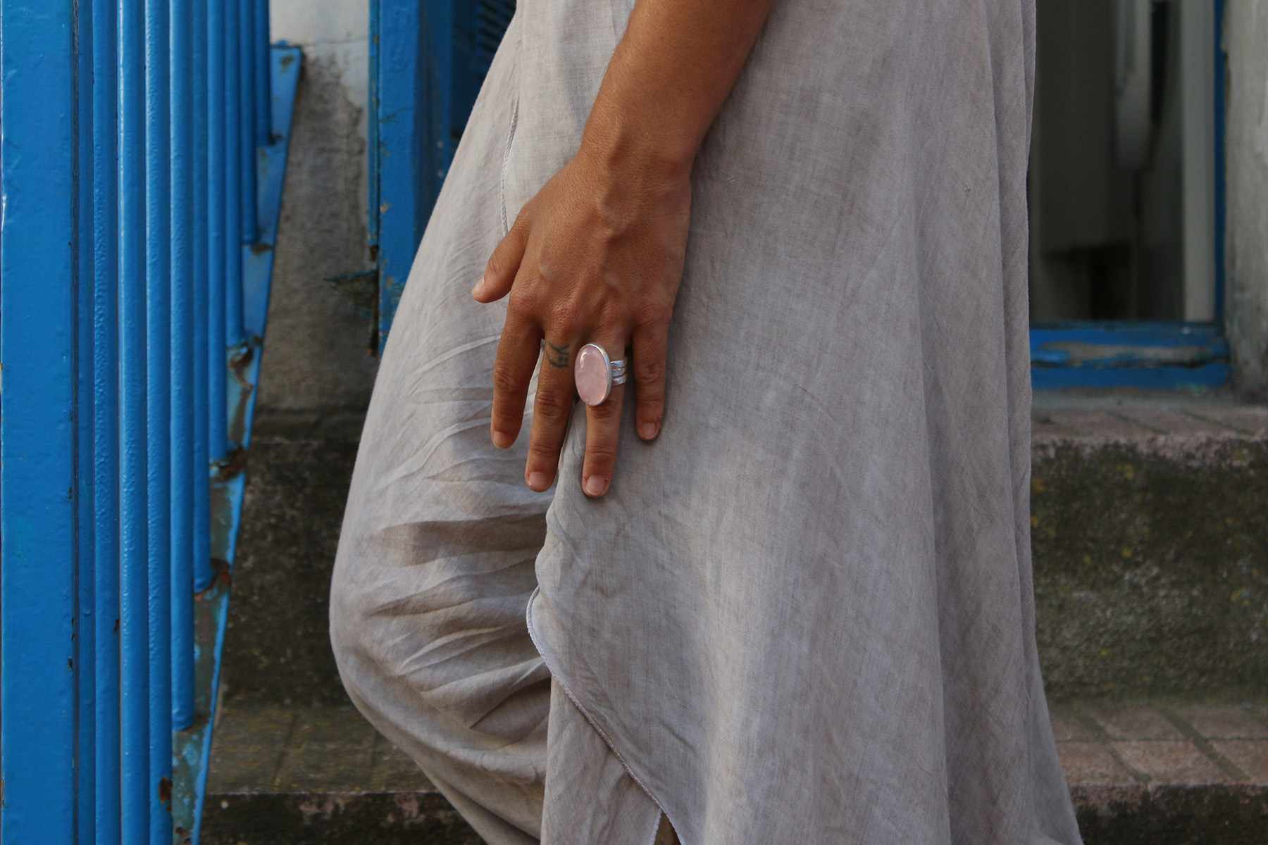 Anillo CUARZO ROSA GRANDE con TRIPLE MISTY – TALLA 12,5 - Imagen 3