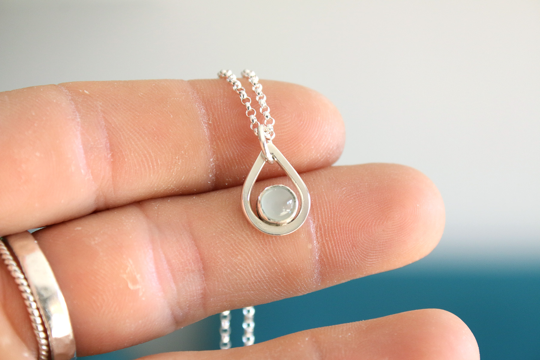 Colgante AGUA con CALCEDONIA