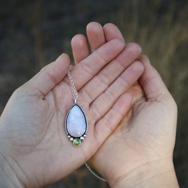 Colgante TALAMNH con OLIVINA