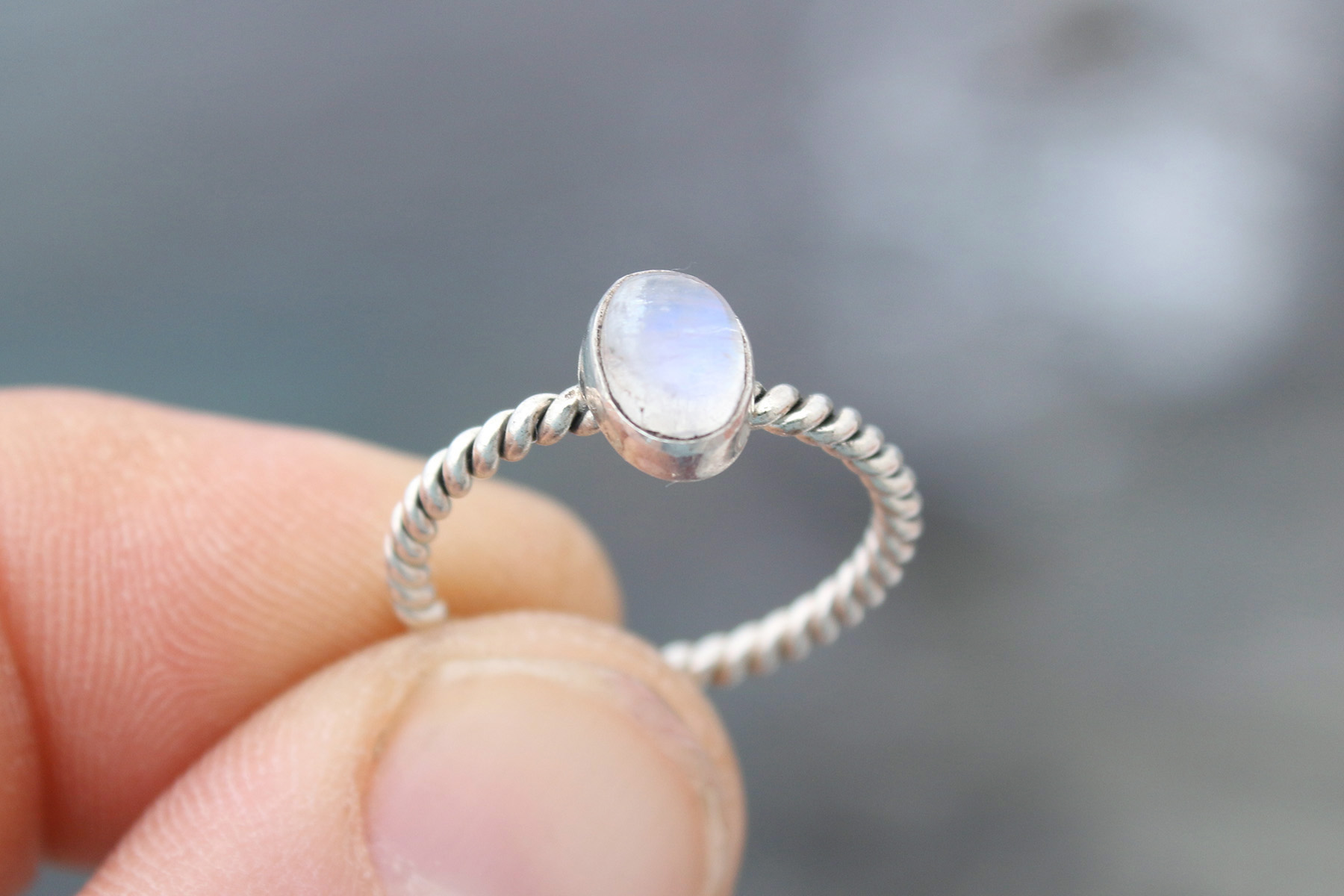 Anillo OLEA con PEDRA LLUNA