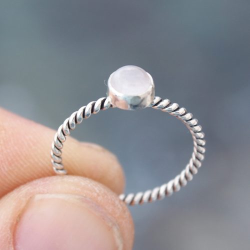 Anillo OLAE con QUARZO ROSA