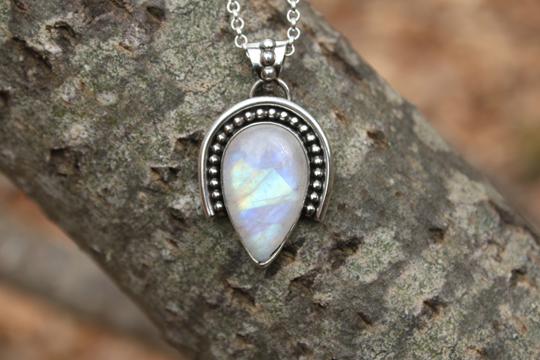 Colgante con PIEDRA LUNA