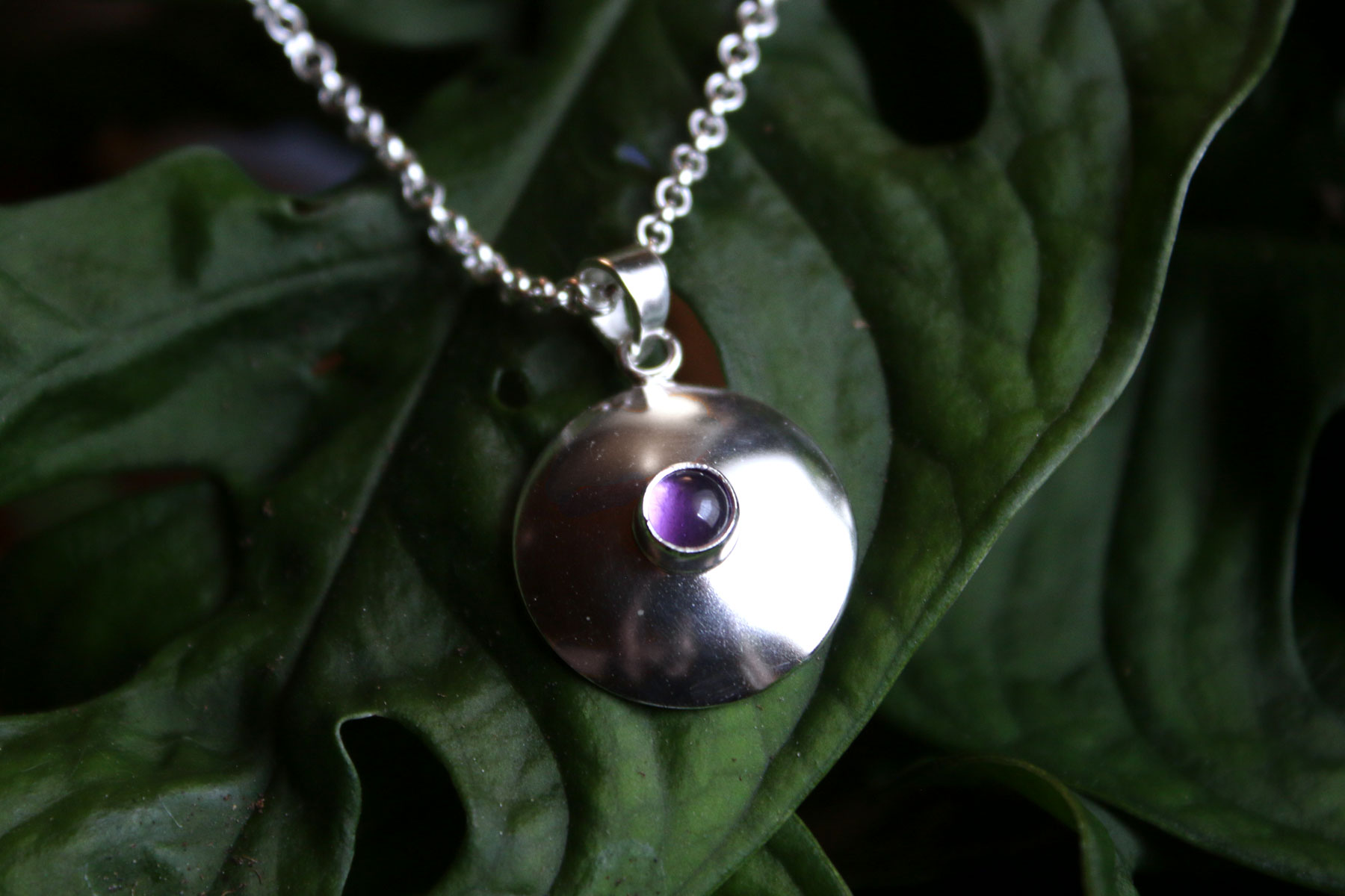 Colgante LUNA LLENA con AMATISTA