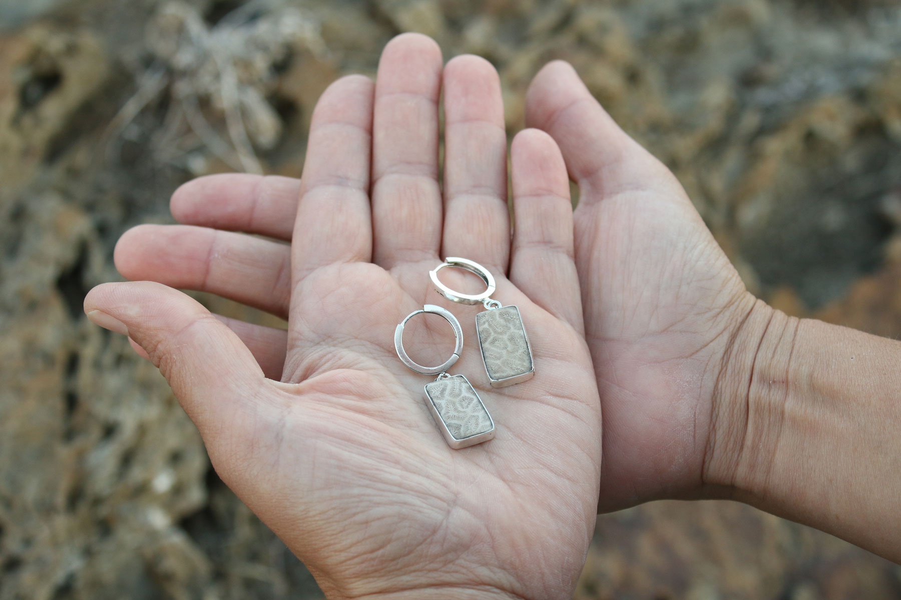 Pendientes RAIZ con Coral Blanco