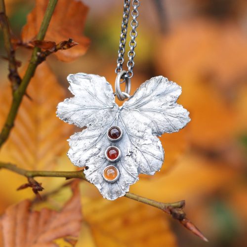 Colgante FOLIA con CORNALINA